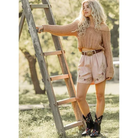 Women's Flower Embroidered Chunky Heel Ankle Snip Square Toe Western Boot Black - Picture 2 of 8